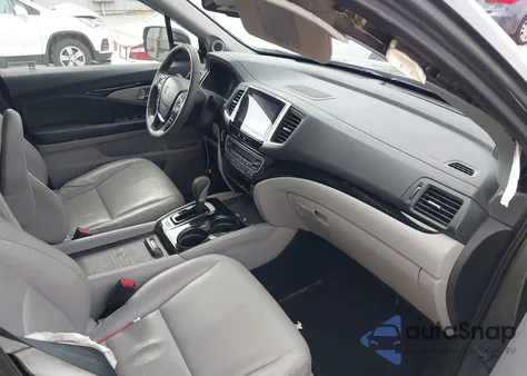 2017 Honda Ridgeline Rtl-E z USA, uszkodzony, nr VIN 5FPYK3F78HB033853